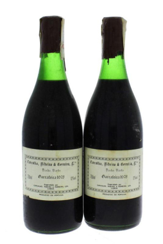 Lote 1015 - GARRAFEIRA 1978 CR&F - 2 Garrafas de Vinho Tinto, Carvalho, Ribeiro & Ferreira, Garrafeira, Colheita 1978, (750ml - 12,5%vol). Nota: conjunto com valor estimado de € 139. Garrafas do ano de 1985 á venda por € 89,50 (unidade). Consultar http://