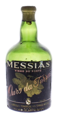 Lote 1078 - OURO DA TERRA - Garrafa de Vinho do Porto, Messias, Ouro da Terra, Tawny – Meio Doce, Vinhos Messias. Nota: com perda acentuada, rolha dentro garrafa