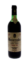 Lote 1254 - BAIRRADA – Garrafa de Vinho Tinto, Bairrada, Colheita 1982, Bairrada-Região Demarcada, Adega Cooperativa da Mealhada, (750ml - 12%vol). Nota: ligeira perda, vinho medalhado