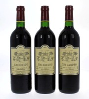 Lote 1380 - DOM MARTINHO 1997 – 3 Garrafas de Vinho Tinto, Dom Martinho, Colheita 1997, Vinho Regional Alentejano, Soc. Ag. Quinta do Carmo, Julio Bastos, Estremoz, (750ml – 13%vol). Nota: garrafas idênticas foram vendidas por € 25,50. Consultar http://op