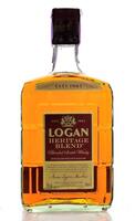 Lote 1475 - WHISKY LOGAN - Garrafa de Whisky, Heritage Blend, White Horse Distillers, Escócia, (700ml - 40%vol). Nota: à venda em site da especialidade € 18,90. Consular http://www.garrafeiranacional.com/logan-heritage-blend.html. Acondicionada em caixa d