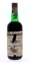 Lote 1567 - PORTO DALVA LBV - Garrafa de Vinho do Porto, Dalva, Colheita 1982, LBV, Quinta de Avidagos, engarrafado em 1986, C. da Silva, (750ml - 20%vol). Nota: rótulo danificado e com ligeira perda adequada ao período de engarrafamento