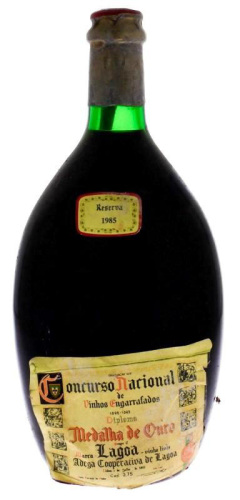 Lote 1785 - LAGOA RESERVA - Garrafa Vinho Tinto, Lagoa, Concurso Nacional de Vinhos Engarrafados, Reserva, Colheita 1985, Medalha de Ouro, Adega Cooperativa de Lagoa, (750ml). Nota: rótulo danificado