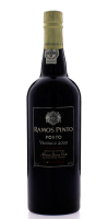 Lote 1809 - PORTO RAMOS PINTO - Garrafa de Vinho do Porto, Ramos Pinto, Vintage 2000, engarrafado em 2002, Adriano Ramos Pinto, (750ml - 20%vol). Nota: garrafa idêntica à venda por € 40,50. Consultar http://www.garrafeiranacional.com/2000-ramos-pinto-vint