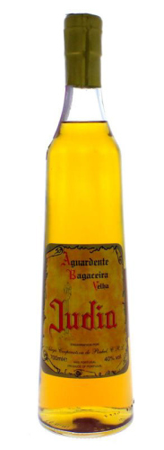 Lote 1862 - AGUARDENTE JUDIA - Garrafa de Aguardente Velha, Judia, Envelhecida em Cascos de Carvalho, Adega Cooperativa de Pinhel, (750ml – 40%vol)