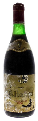 Lote 1865 - CAVES ALIANÇA - Garrafa de Vinho Tinto Velho, Aliança, Colheita 1980, Caves Aliança, (750ml - 11,5%vol). Nota: rótulo e invólucro danificados