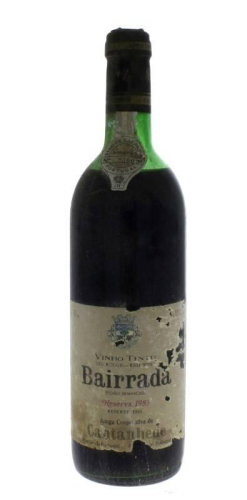 Lote 1894 - BAIRRADA RESERVA - Garrafa de Vinho Tinto, Bairrada, Reserva 1983, Região Demarcada, Adega Cooperativa Cantanhede, (750ml - 12%vol). Nota: rótulo e invólucro danificados, ligeira perda.