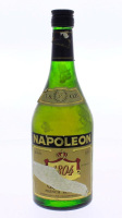 Lote 1902 - BRANDY NAPOLEON - Garrafa de Brandy, Napoleon, 1804, VSOP, França, (700ml – 30%vol). Nota: rótulo danificado