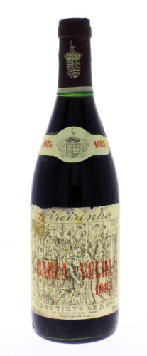 Lote 1994 - BARCA VELHA 1985 - Garrafa de Vinho Tinto, Barca-Velha, Colheita 1985 Ferreirinha, Companhia Agrícola e Comercial dos Vinhos do Porto, Vila Nova Gaia, (750ml – 12,5%vol). Nota: garrafa idêntica à venda por € 399. Rótulo ligeiramente danificado