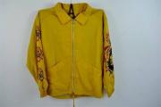 Lote 1780079 - Blusão Gotcha Genuíno, cor amarelo com decoração de dragão nas mangas, tamanho L, Homem, novo 