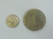 Lote 1820172 - Lote de 2 moedas portuguesas em Prata, moeda de 50$00 Lusíadas 1972 e moeda de 2$50 datada de 1944, MBC e BC