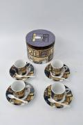 Lote 1870315 - Conjunto de 4 chávenas de café, 4 pratos e 4 colheres em porcelana Wood House em caixa própria com 11x13,5 cm, novo