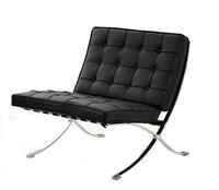 Lote 6115 - MIES VAN DER ROHE, CADEIRA "BARCELONA CHAIR"- Cadeira design de Mies Van der Rohe em 1929. Reprodução. Em pele sintética preta com capitonê. Cadeira original tem um pvp de € 5.783. A cadeira Barcelona garante o conforto da silhueta lisa e tem 