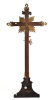 Lote 6119 - CRUCIFIXO COM CRISTO SÉC. XVIII - Trabalho português. Cristo em madeira entalhada e policromada e crucifixo em pau santo com base entalhada e terminais de cruz em talha dourada. Resplendor e legenda em prata. Dim: 36 cm (Cristo) e 116 cm (cruc - 3