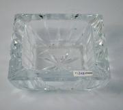 Lote 1940035 - Cinzeiro de cristal com 5x14x14 cm, usado