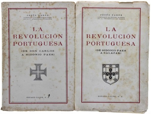 Lote 1002 - LIVROS "LA REVOLUCIÓN PORTUGUESA" - 2 vols. Por Jesús Pabón. Livro idêntico à venda por € 125. Editora: Espasa - Calpe, 1941. Dim: 22,5x15,5 cm. Livros de capa de brochura. Nota: sinais de manuseamento, defeitos e manchas conforme fotos. Consu