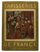 Lote 1005 - LIVRO “TAPISSERIES DE FRANCE”- Por Jacques Baschet. 1947. Editado por Nouvelles Editions Françaises. Livro idêntico à venda por € 1.200 (GBP 1057). Livro com magnificas ilustrações a cores. Encadernação cartonada do editor. Exemplar em bom estado de conservação. Consultar: https://www.abebooks.co.uk/book-search/title/tapisseries-de-france/author/baschet-jacques/