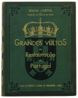 Lote 1034 - LIVRO “GRANDES VULTOS DA RESTAURAÇÃO DE PORTUGAL” - Por Rocha Martins”. Exemplar idêntico à venda por € 200. Edição da Empresa Nacional de Publicidade 1940. Luxuosa encadernação do editor em inteira de pele gravada a seco e a ouro. Dim: 32x26 