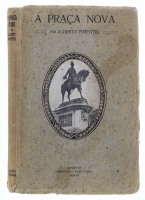 Lote 1105 - LIVRO “A PRAÇA NOVA” - Por Alberto Pimentel. Editora: Renascença Portuguesa, 1916. Dim:19x13 cm. Livro de capa de brochura. Nota: sinais de manuseamento, picos de humidade