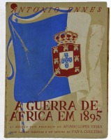 Lote 1266 - LIVRO "A GUERRA DE ÁFRICA EM 1895" - Por António Ennes. 2ª edição. Livro idêntico à venda por € 50. Editora: Lisboa, 1945. Dim: 24x17,5 cm. Livro de capa de brochura. Nota: sinais de manuseamento conforme fotos. Consultar: http://www.livrariae