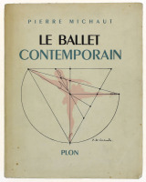 Lote 1277 - LIVRO "LE BALLET CONTEMPORAIN" - Por Pierre Michaut. Editora: Plon, 1952. Dim: 23,5x18,5 cm. Livro de capa de brochura. Nota: sinais de manuseamento conforme fotos