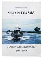 Lote 1443 - LIVRO “NEM A PÁTRIA SABE” - Por José Mexia Salema. Editado por Edições Culturais da Marinha. 1985. Dim: 23x16 cm. Livro de capa de brochura. Nota: sinais de manuseamento e defeitos, folhas soltas