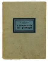 Lote 1678 - LIVRO “A MAÇONARIA EM PORTUGAL” - Por da Cunha Dias. Edições Delta,1930. Livro ilustrado. Exemplar raro e procurado. Livro em capa de brochura. Nota: sinais de manuseamento, bom estado de conservação