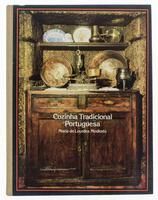 Lote 1710 - LIVRO "COZINHA TRADICIONAL PORTUGUESA" - Por Maria de Lourdes Modesto. 1ª Edição, 1982. Dim: 30x23 cm. Encadernação em capa dura. Livro com 336 págs. Muito invulgar sendo a 1ª Edição. Nota: sinais de manuseamento