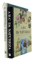 Lote 1780 - CONJUNTO DE LIVROS - Conjunto composto por 2 livros da editora: Selecções do Reader's Digest, 1984 e 1989. "ABC da natureza" e "A aventura da vida". Dim: 28,5x22 cm. Livros de capa dura. Nota: sinais de manuseamento conforme fotos