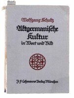 Lote 1795 - LIVRO “ALTGERMANISCHE KULTUR IN WORT UND BILD” - Em Língua Alemã. Por Wolfgang Schultz. Editado por J.F. Lehmanns Verlag, Munique 1941. Dim: 24x18 cm. Livro de capa dura. Nota: com defeitos, sem lombada