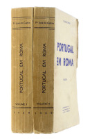 Lote 1797 - LIVRO "PORTUGAL EM ROMA" - 2 vols. Por Pe. José de Castro. Livros idênticos à venda por € 60. Editora: União Gráfica, 1939. Dim: 19x13 cm. Livros de capa de brochura. Nota: sinais de manuseamento conforme fotos. Consultar: http://www.castroesi