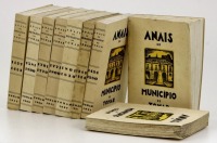 Lote 1846 - LIVROS ”ANAIS DO MUNICIPIO DE TOMAR” - Em 9 volumes. Edição da Câmara Municipal de Tomar Comemorativa do 8º Centenário da Fundação de Portugal e 3º da Restauração da Independência Nacional. 1941-1974. Tomo I (ao Tomo IX). Completo. Compilação 