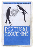 Lote 1872 - LIVRO "PORTUGAL PEQUENINO" - Por Maria Angelina e Raul Brandão. 1ª edição. Livro idêntico à venda por € 80. Editora: Tipografia da Seara Nova, 1930. Dim: 19x13 cm. Livro de capa de brochura. Nota: sinais de manuseamento conforme fotos. Consult