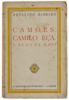 Lote 1904 - LIVRO “CAMÕES, CAMILO, EÇA E ALGUNS MAIS” - Por Aquilino Ribeiro. Com sinete, dedicatória, assinado e datado pelo autor, com Ex-líbris. Editado por Livraria Bertrand. Dim: 19x12 cm. Livro de capa de brochura. Nota: sinais de manuseamento, algu