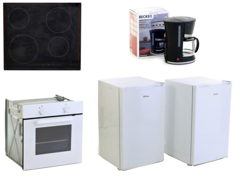 Lote 5013 - CONJUNTO DE ELECTRODOMÉSTICOS - Composto por 2 Frigorificos, 1 Placa Vitrocerâmica, 1 Forno e 1 Máquina de Café com um pvp de € 658. Os Frigoríficos de marca ORIMA, modelo ORR121. Corpo branco. Capacidade 105 l. Interior com 2 prateleiras, gav