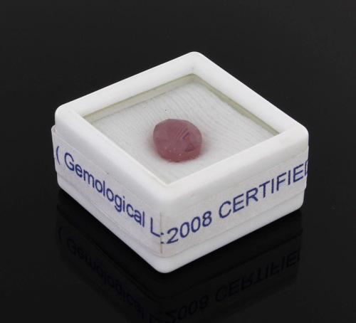 Lote 5048 - RUBI 4.21 CT - Natural, em talhe oval, cor "Pink", com 4.214 ct, medidas 8.68 x 6.78 x 4.02 mm. Com certificado da D For Diamond Gemological Laboratory Nº DFD-033503-FAD-15E05, com tratamento de cor. Nota: O Rubi é uma variedade do corindo do 