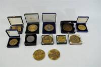 Lote 2060008 - Lote composto por 10 medalhas comemorativas em bronze, tais como os 500 anos dos Descobrimentos Assembleia de República, Elevação a Cidade do Município de Ovar, entre outras