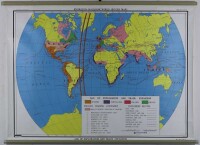 Lote 12 - MAPA "AGE OF EXPLORATION AND TRADE EXPANSION, KNOWLTON WALLBANK WORLD HISTORY" - Mapa em papel, dos anos 50/60, nº K.W 12, escala 1 cm: 350 km. Dim: 94 x 127 cm. Nota: Sinais de uso, com sistema de suspensão e de enrolamento, em inglês.