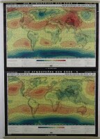 Lote 14 - CONJUNTO DE MAPAS "MEAN AIR PRESSURE AND WINDS IN JANUARY/JULY, DIE ATMOSPHÄRE DER ERDE Nº3 E 4 DE PROF. DR: RUDOLF GEIGER- Mapa em papel dos anos 50/60, escala 1.30.000.000 Dim: 168 x 116 cm. Nota: Sinais de uso, com sistema de suspensão e de e