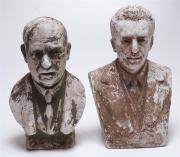 Lote 3 - J. MEIRELES - Dois bustos em gesso e terracota assinados pelo escultor J Meirelles, uma datada de 1951, com 20x10x18 cm, e uma com 28 cm de altura 10 de profundidade e 18 de largura. Pequenos sinais de uso