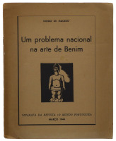 Lote 37 - LIVRO "UM PROBLEMA NACIONAL NA ARTE DE BENIM" - Por Diogo de Macedo, Lisboa, Separata da Revista «O Mundo Português»", Março de 1944. Dim: 24x18 cm. Encadernação capa de brochura. Nota: sinais de manuseamento