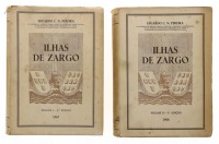 Lote 41 - LIVROS "ILHAS DE ZARGO" - 2 vols. Por Eduardo C.N.Pereira. Exemplares idênticos à venda por € 65. Editora: Funchal, CMFunchal, 1967. Dim: 24x18 cm. Encadernação de capa de brochura. Nota: capa e lombada cansadas, amarelecido. Consultar valor ind