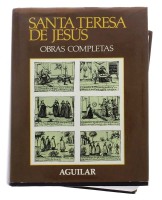 Lote 44 - LIVRO “SANTA TERESA DE JESÚS” - Lígua espanhola. Estudio preliminar y notas explicativas por Luis Santullano, com un ensayo El Estilo de Santa Teresa por Ramon Menendez Pidal. Editora: Aguilar, 1988 Madrid, edição em papel bíblia. Dim: 18x14 cm