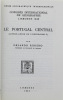 Lote 148 - LIVRO "LE PORTUGAL CENTRAL (LIVRET-GUIDE DE L'EXCURSION C)" - Língua francesa. Por Orlando Ribeiro. Editora: INIC, 1982 Lisbonne. Dim: 18,5x12,5 cm. Encadernação capa de brochura. Nota: exemplar bem estimado - 2