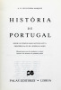 Lote 175 - LIVROS “HISTÓRIA DE PORTUGAL” - Volume I, II e III. Por A. H. de Oliveira Marques, Edições: Palas Editores Lisboa 1974. Dim: 25x18x6 cm (maior). Encadernação capa de brochura. Nota: sinais de manuseamento, capas e lombadas danificadas, falta ca - 2