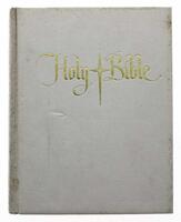 Lote 223 - LIVRO "HOLY BIBLE" - Língua inglesa. With the Confraternity text, published with the approbation of His-Excellency Walter A.Coggin, O.S.B., PH.D., D.D., Abbot-Ordinary, Diocese of Belmont Abbey Nullius. Editora Illinois, Good Counsel Publishers