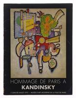 Lote 243 - LIVRO "HOMMAGE DE PARIS A KANDINSKY. LA CONQUÊTE DE L'ABSTRACTION. L'ÉPOQUE PARISIENNE" - Editora: Paris, Musée d'Art Moderne de la Ville de paris, 1972. Dim: 29x22 cm. Encadernação em capa de brochura. Nota: capa e lombada cansadas, manchas