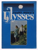 Lote 283 - LIVRO "JAMES JOYCE ULYSSES" - NY, National Publishers, Inc., 1967. Dim: 30,5x22,5 cm. Encadernação em capa de brochura. Nota: capa e lombada cansadas, manchas