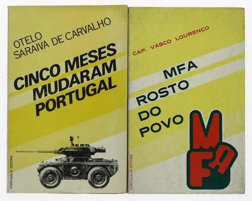 Lote 879 - LIVROS, CONJUNTO - 2 vols. 1 - "Cinco meses mudaram Portugal", Otelo Saraiva de Carvalho, Lisboa, Portugália Editora, 1975; 2 - "MFA rosto do povo", Cap. Vasco Lourenço, Lisboa, Portugália Editora, [s.d.]. Dim: 20x12,5 cm. Encadernação de capa 