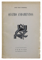 Lote 888 - LIVRO "QUATRO ANDAMENTOS" - Por João José Cochofel. Editora: Coimbra, Vértice, 1966. 1ª edição. Dim: 22x15 cm. Encadernação de capa de brochura. Nota: capa e lombada cansadas, falhas e defeitos